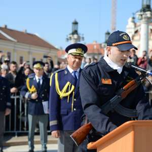 O nouă serie de elevi a depus jurământul militar la Şcoala Avram Iancu Oradea  