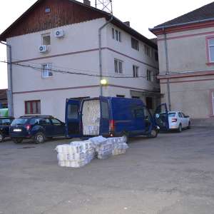 Doi bărbaţi cercetați pentru contrabandă și peste 61.000 de pachete cu țigări, confiscate la graniţa cu Ucraina