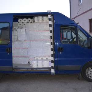 Doi bărbaţi cercetați pentru contrabandă și peste 61.000 de pachete cu țigări, confiscate la graniţa cu Ucraina