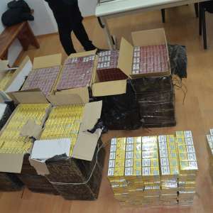 Peste 13.500 de pachete cu țigări,  confiscate la frontiera de nord