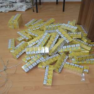 Peste 13.500 de pachete cu țigări,  confiscate la frontiera de nord
