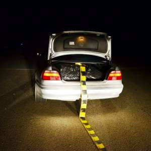 BMW burduşit cu ţigări de contrabandă, descoperit la frontiera de est