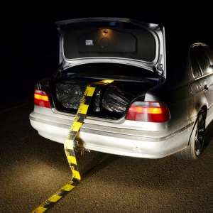 BMW burduşit cu ţigări de contrabandă, descoperit la frontiera de est