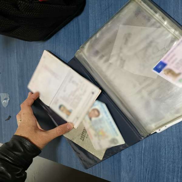 Permis de conducere fals descoperit la controlul de frontieră