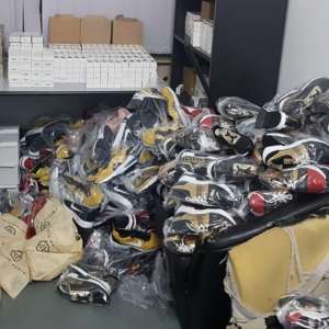 Bunuri în valoare de aproximativ jumătate de milion de lei, susceptibile a fi contrafăcute, confiscate de polițiștii de frontieră din cadrul P.T.F. Giurgiu