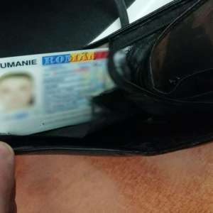 Cărţi de identitate false descoperite de poliţiştii de frontieră