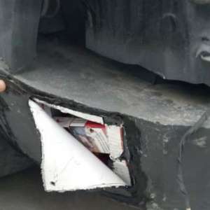 Renault blindat cu ţigări de contrabandă, confiscat la Stânca