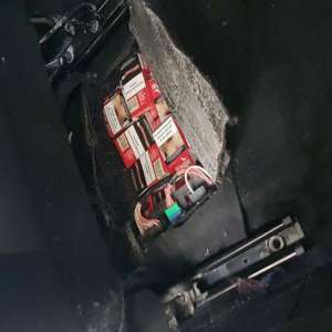 Renault blindat cu ţigări de contrabandă, confiscat la Stânca