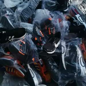 Bunuri, în valoare de peste 440.000 lei, susceptibile a fi contrafăcute,  confiscate de polițiștii de frontieră giurgiuveni