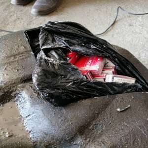 Ţigarete de contrabandă descoperite de Acaia în rezervorul unui autoturism