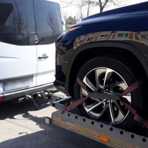 Trei autoturisme căutate de autorităţi, descoperite de poliţiştii de frontieră la sfârşitul săptămânii trecute