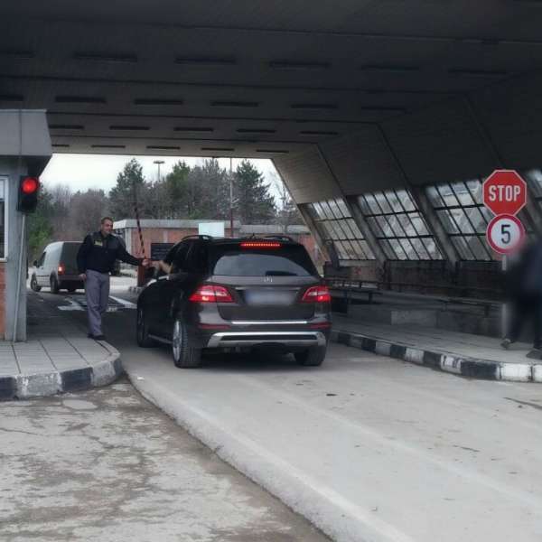 Pașapoarte turcești având aplicate ștampile de trafic susceptibile a fi contrafăcute, descoperite la controlul de frontieră