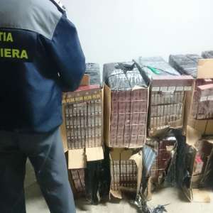 Țigări de contrabandă în valoare de 93.200 lei, confiscate la frontiera de nord a României