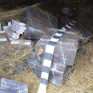 Peste 48.000 de pachete cu ţigări confiscate la frontiera de nord a României