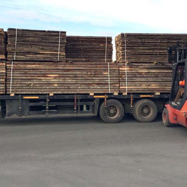 Peste 8.000 de pachete cu țigări de contrabandă, confiscate la frontiera de nord