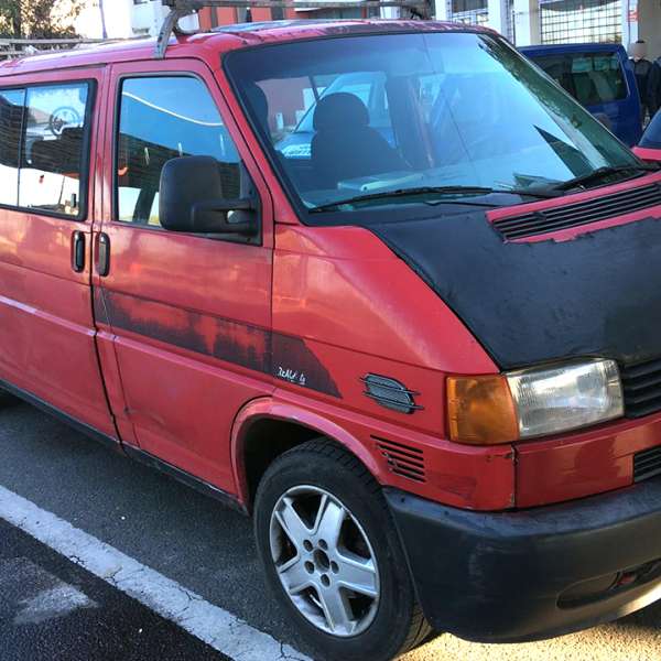 Autoturism căutat în Italia, depistat de poliţiştii de frontieră din P.T.F. Nădlac