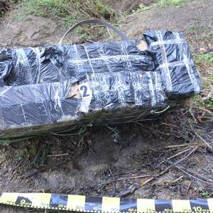 Peste 7.000 de pachete cu țigări de contrabandă, confiscate la frontiera de nord