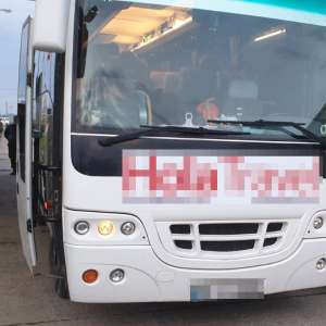 Șase cetăţeni străini, ascunşi sub podeaua unui autocar, depistaţi în P.T.F. Giurgiu