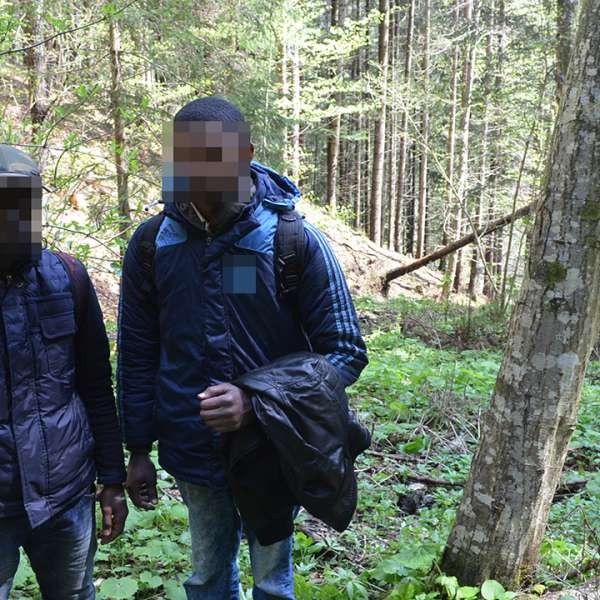 Doi cetăţeni străini opriți la frontiera de nord a ţării