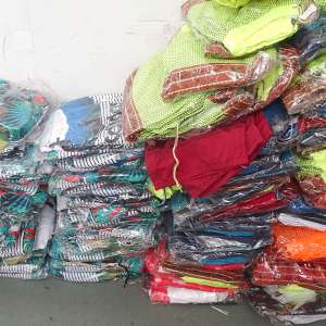 Textile si încălțăminte, susceptibile a fi contrafăcute, descoperite de polițiștii de frontieră giurgiuveni