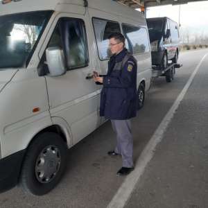 La volan, fără drept