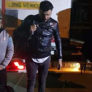 Trei cetăţeni iranieni, ascunși printre piese auto, depistaţi la P.T.F. Giurgiu