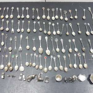 Peste 10 kilograme de obiecte şi bijuterii din metal argintiu, descoperite asupra unui cetăţean chinez pe Aeroportul Cluj-Napoca