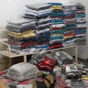 Textile şi parfumuri susceptibile a fi contrafăcute, descoperite de polițiștii de frontieră giurgiuveni