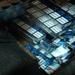 Ţigări ascunse în podeaua autoturismului depistate în P.T.F. Siret