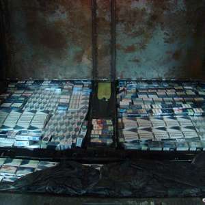 Ţigări ascunse în podeaua autoturismului depistate în P.T.F. Siret