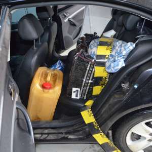 Țigări de contrabandă, descoperite la frontieră