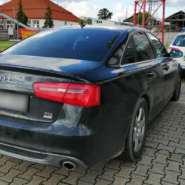 Autoturism căutat de autorităţile britanice, oprit în Negrești Oaș