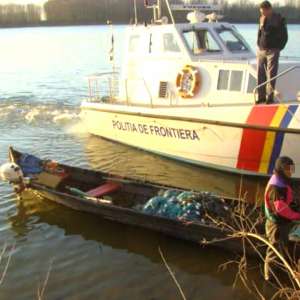 Activităţi de braconaj piscicol, combătute de polițiștii de frontieră