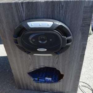 Ţigări ascunse într-un microbuz, descoperite la P.T.F. Calafat