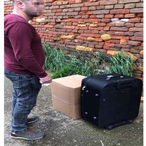 Cetățean român cercetat pentru contrabandă cu ţigări