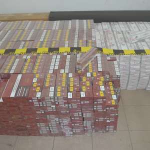 Zeci de colete cu ţigări de contrabandă depistate la graniţa cu Ucraina
