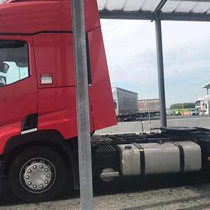 Autocamion căutat de autorităţile din Ungaria, descoperit de poliţiştii de frontieră din P.T.F. Nădlac II