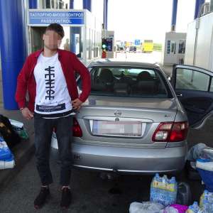 Cetăţean sirian ascuns în portbagajul unui autoturism, depistat la P.T.F. Calafat