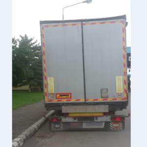 O semiremorcă marca Schwarzmuller, cu verificare tehnică falsă descoperită la P.T.F. Vârşand