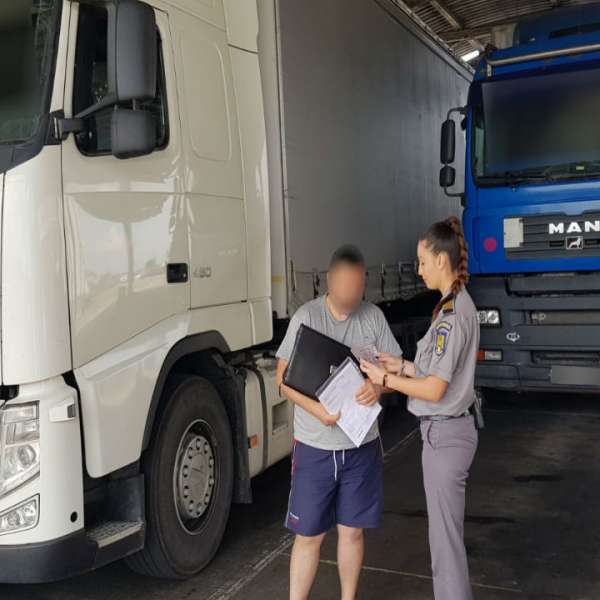 Certificat de competență profesională fals, descoperit la controlul de frontieră