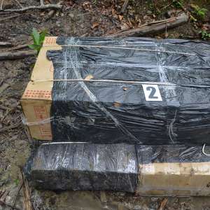 Aproximativ 57.500 pachete țigări în valoare de 672.000 lei,  confiscate la frontiera de nord a României