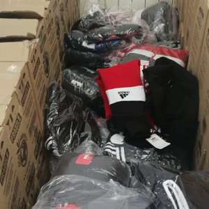 Textile şi încălțăminte susceptibile a fi contrafăcute, descoperite de polițiștii de frontieră giurgiuveni