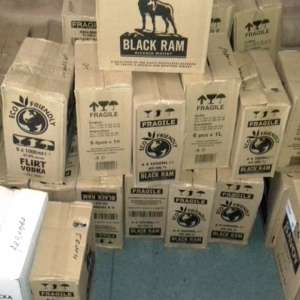 Peste 2.700 de sticle cu alcool descoperite la P.T.F. Giurgiu