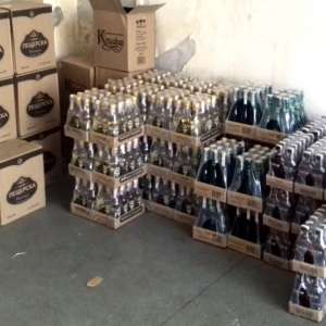 Peste 2.700 de sticle cu alcool descoperite la P.T.F. Giurgiu