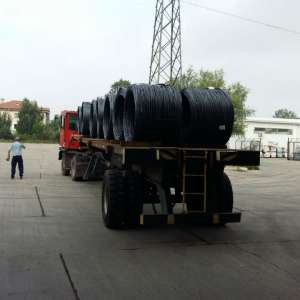 A condus un ansamblu rutier neînmatriculat, fără a deține permis de conducere