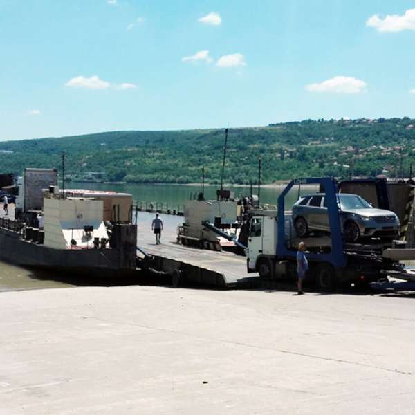 Trafic restricţionat temporar pentru autoturisme, din cauza condițiilor hidrologice,  la trecerea cu bacul de la P.T.F. Bechet