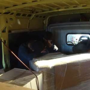 Trei cetăţeni Siria, depistaţi la P.T.F. Calafat, ascunși printre cutii cu articole textile