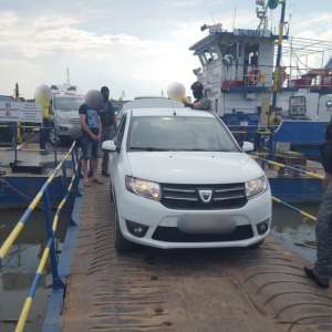 Aproximativ 20.000 de pachete cu țigări de contrabandă, descoperite de polițiștii de frontieră