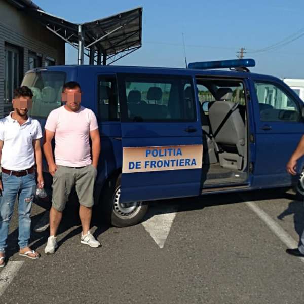 Trei cetăţeni din Kosovo, opriţi la frontiera de sud-vest