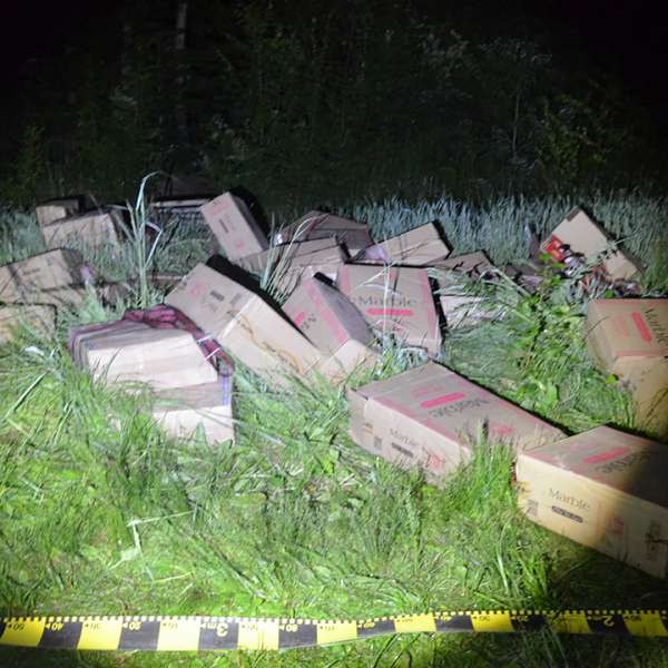 Un cetățean ucrainean cercetat pentru contrabandă și 39.000 pachete cu țigări confiscate la frontiera de nord